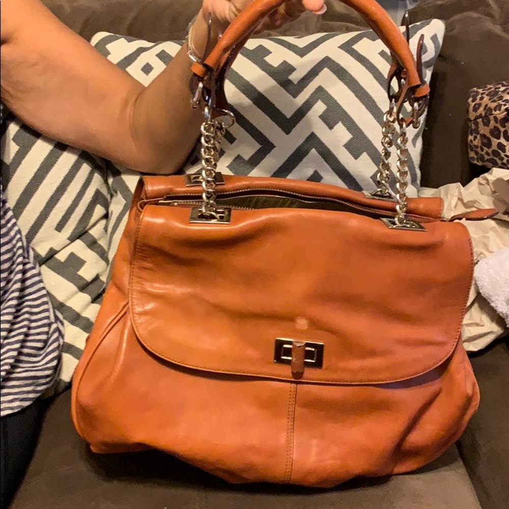 THE VERO SATCHEL